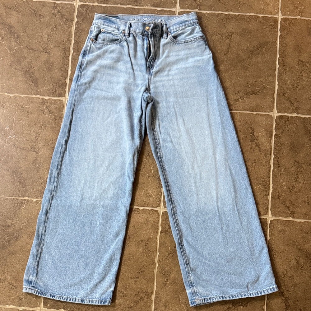 American Eagle Outfitters Light Blue Wide Leg Jeans - size 000 Short